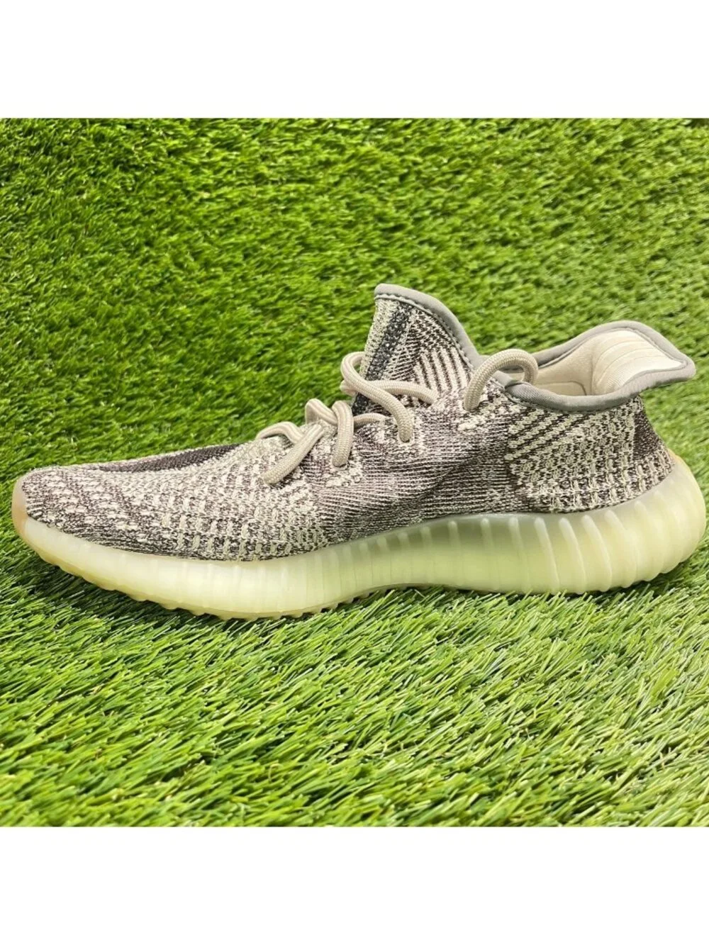 Adidas Yeezy Boost 350 V2 Mens Size 7.5 Gray Athletic Running Shoes Sneakers